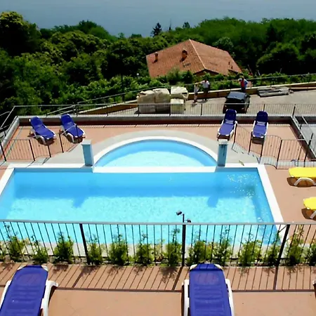 Traum-balkon Mit Panoramablick Und Pool Am Maggiore