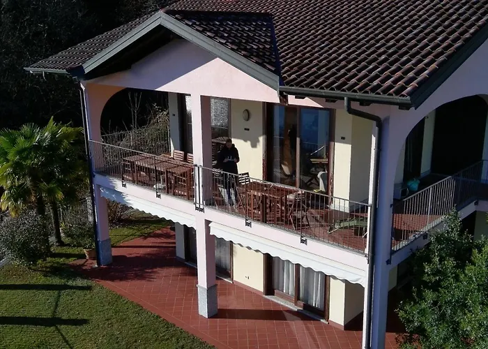 Maggiore - Traumbalkon Mit Seeblick & Pool Und 2 Sz アパート